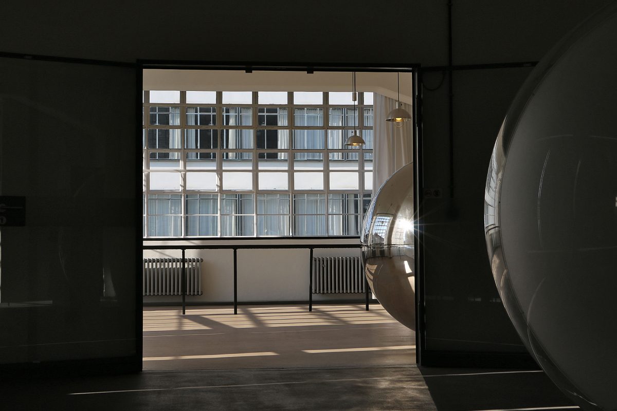 Schroeter-und-Berger_László-Moholy-Nagy_Bauhaus-Dessau_Reflektiertes-Bild_1